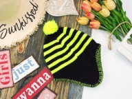 Matalan - zimowa czapeczka neon , pompon r 134/158