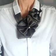 Krawat dla kobiet ozdobny