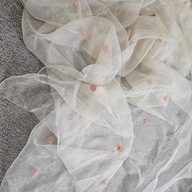 Tkanina organtyna wykończona u dołu ołowianką, 3Blk-a