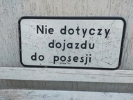 tablica informacyjna malowana ostrzegawcza