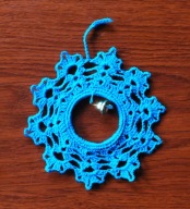 Zawieszka ozdoba na okno szydełkowa 10cm (Z163)