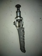 YAMAHA YZF 125 R 14r podnóżek kierowcy prawy przód