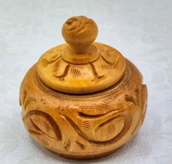 Indie, mały rzeźbiony pojemnik, dekielek na gwint