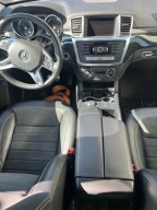 MERCEDES W166 SIEDZENIE FOTELE TAPICERKA BOCZKI DESIGNO BIAŁA NITKA