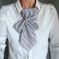 Krawat dla kobiet ozdobny