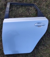 DRZWI TYŁ TYLNE LEWE TOYOTA AURIS II KOMBI 2012-2018 kolor srebrny 1F7