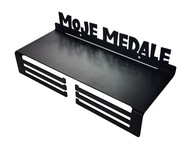 WIESZAK NA MEDALE Z PÓŁKĄ NA PUCHARY METALOWA MEDALÓWKA NAPIS MOJE MEDALE