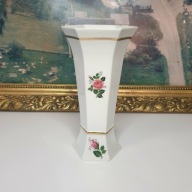 Porcelanowy wazon sześciokątny z różą i złoceniem – elegancki