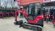 Mini koparka YANMAR SV22 - Szybkozłącze pakiet 3 łyżek DEMO