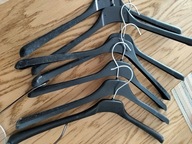 Wieszak wiszący lekki , antypoślizgowy obrotowy powystawowy