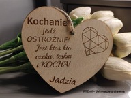 Drewniane serce do samochodu z grawerem walentynki