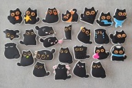 Przypinki gumowe do butów typu crocs czarny kot koty