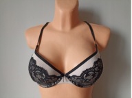 Markowy piękny Hunkemöller UK 32 E EUR 70E