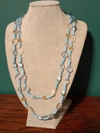 Niebieskie koraliki 116 cm