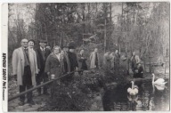KRYNICA ZDRÓJ WYCIECZKA NAD OCZKIEM WODNYM ŁABĘDZIE 1968 FOTO MURZYN