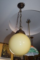Lampa wisząca z kloszem ze szkła dwuwarstwowego.