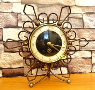 Ładny, niewielki, ozdobny niemiecki zegar na komodę biurko (65)