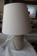 LAMPKA DEKORACYJNA PORCELANA Z KLOSZEM