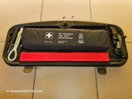 Zestaw narzędzi BMW seria 5 (F10) - sedan: trójkąt, apteczka, hak.