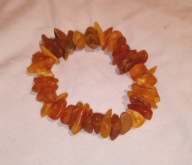 bransoletka z nieszlifowanego bursztynu