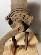 Stara maszynka młynek do orzechów? AUSTRIA