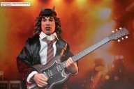 Figurka AC/DC - Angus Young ruchoma ok 18 cm