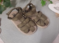 Zara śliczne sandałki r.26