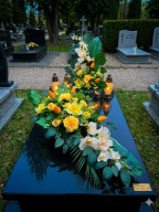 Zestaw komplet na grób cmentarz wiązanka bukiet stroik wiosenny tulipany