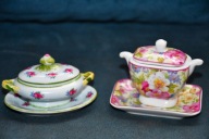 DWIE MAŁE WAZY Z PODSTAWKAMI - PORCELANA ARTYSTYCZNA
