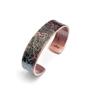 Solidna bransoleta z miedzi, ręcznie kuta.