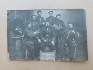 Drużyna żołnierzy pozuje w atelier. 6.9.08. Lotaryngia.