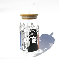 Szklany kubek z bambusową pokrywką i słomką 550ml Taylor Swift with books