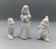 Królewna Śnieżka i 2 krasnoludki - figurki z porcelany maleńkie do kolekcji