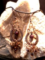 Gaia - kolczyki z granatami w miedzi