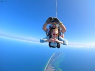 Skok spadochronowy TANDEM z nagrywaniem – SKYDIVE HEL |WOŚP sztab Jastarnia