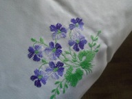 OBRUS WYSZYWANY FIOLKI 220 x 130