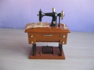 Duża pozytywka maszyna do szycia dla lalek