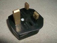 Wtyczka Angielska czarna - z bezpiecznikiem - wtyczka montażowa -stan ideał