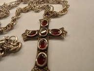 Duży krzyż srebrny z granatami i łańcuszkiem, antyk piękny i niepotykany.