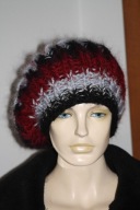 CZAPKA beret z pomponem RĘKODZIEŁO moher wisnia czarny