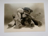 Maskotki, pluszaki - małpka i piesek - pocztówka z lat 70-tych