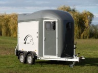 PRZYCZEPA DO TRANSPORTU KONI SIODLARNIA Przyczepa Końska Do przewozu Konia