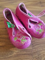 Kapcie dzięcięce 21 zapinane piękne