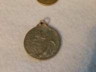 Piękny, stary medalik