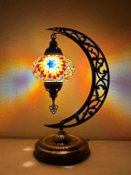Półksiężycowata turecka lampa stołowa wykonana techniką mozaikową.
