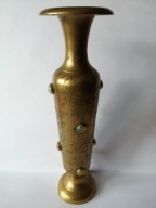 wazon z kamieniami mosiądz