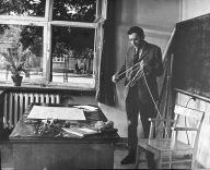 GUSTAW HOLOUBEK fotografia fotos film PEJZAŻ Z BOHATEREM 24x30