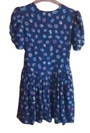 Granatowa sukienka we wzory