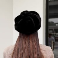 CZAPKA ZIMOWA JESIENNA Z POMPONEM gruba basic casual czarna BERET BERETKA