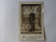 Ksiądz Jan Majcherczyk - krzyż misyjny i stare zdjęcie